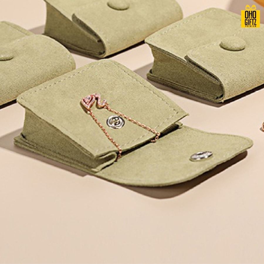 กระเป๋าผ้ากำมะหยี่เก็บเครื่องประดับ สกรีนโลโก้ ทำเป็นของพรีเมี่ยม ของชำร่วยได้