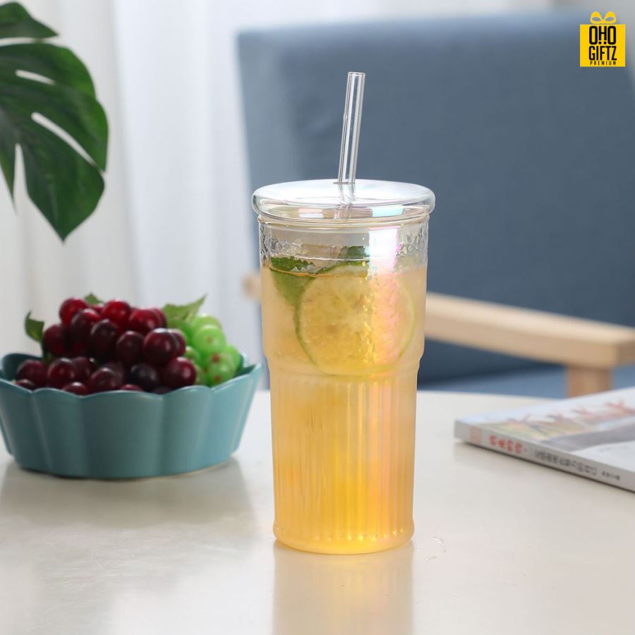 แก้วพร้อมหลอด สกรีนชื่อ สกรีนโลโก้ ทำเป็นของพรีเมี่ยมได้