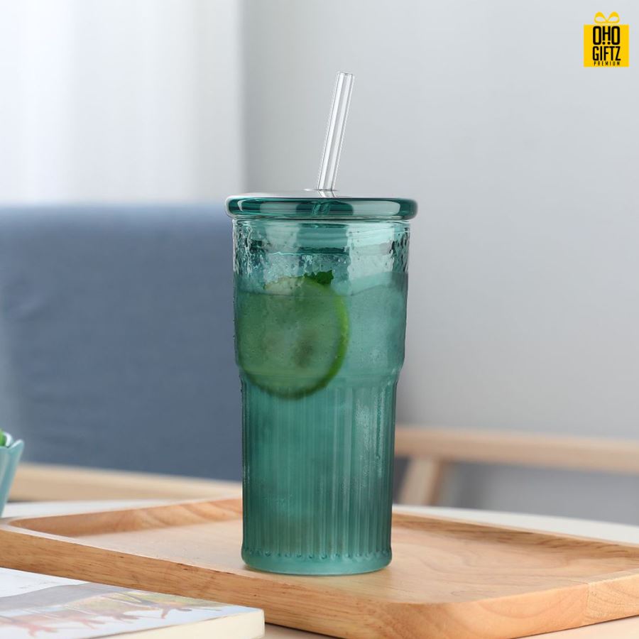 แก้วพร้อมหลอด สกรีนชื่อ สกรีนโลโก้ ทำเป็นของพรีเมี่ยมได้