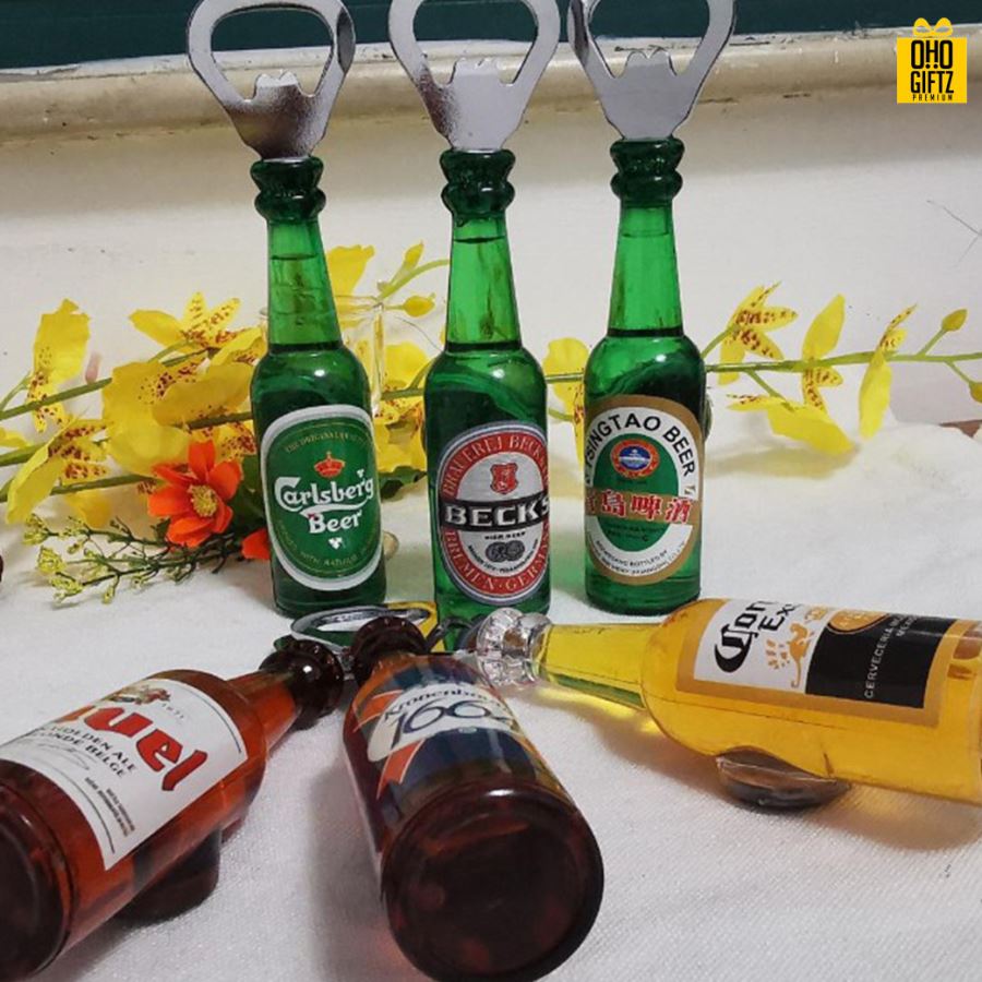 ที่เปิดขวดติดตู้เย็นทรงขวดเบียร์ ติดสติ๊กเกอร์ไม่จำกัดสี สกรีนโลโก้  ทำเป็นของพรีเมี่ยม