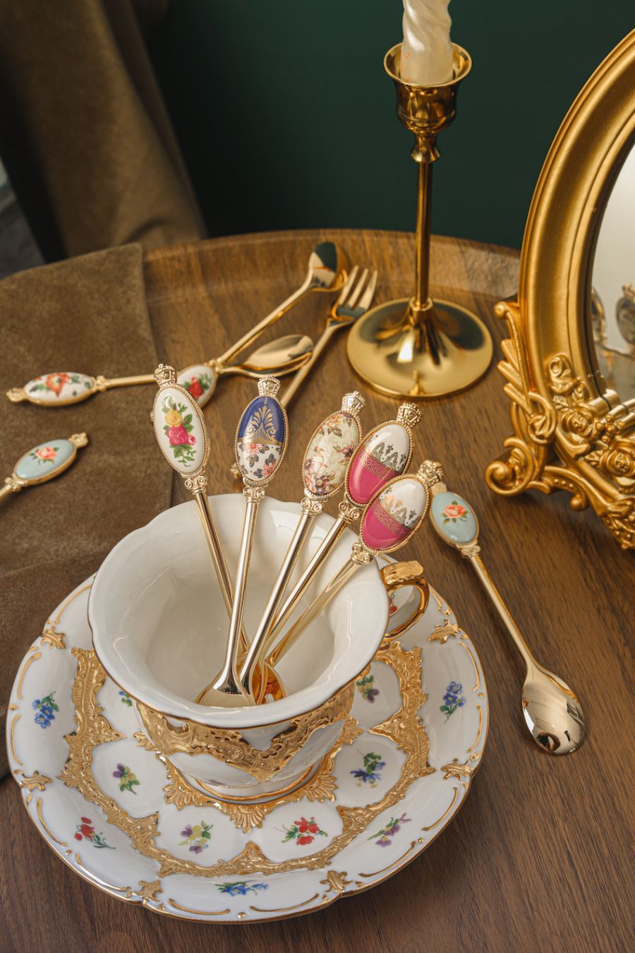 เซ็ตช้อนส้อมสไตล์วินเทจ พิมพ์สติกเกอร์ชื่อฟรี ทำเป็นของพรีเมี่ยม ของชำร่วยงานเเต่งงานได้