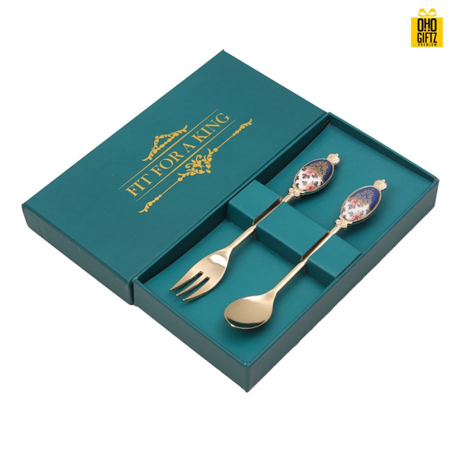 เซ็ตช้อนส้อมสไตล์วินเทจ พิมพ์สติกเกอร์ชื่อฟรี ทำเป็นของพรีเมี่ยม ของชำร่วยงานเเต่งงานได้