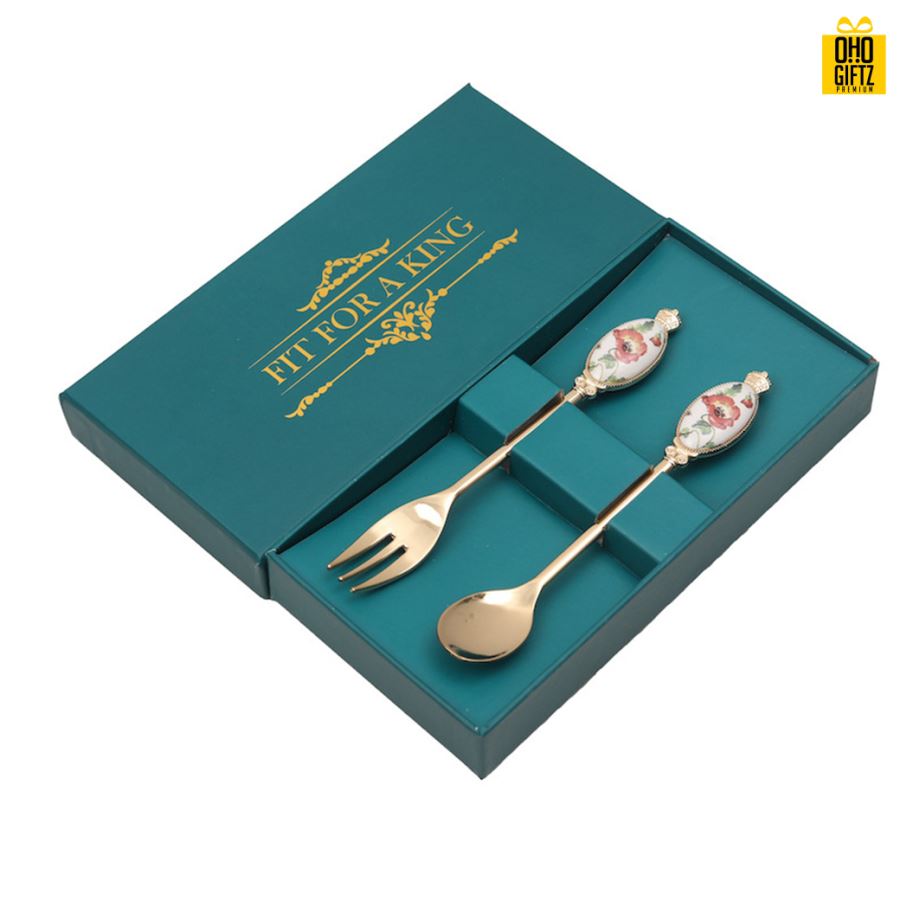 เซ็ตช้อนส้อมสไตล์วินเทจ พิมพ์สติกเกอร์ชื่อฟรี ทำเป็นของพรีเมี่ยม ของชำร่วยงานเเต่งงานได้