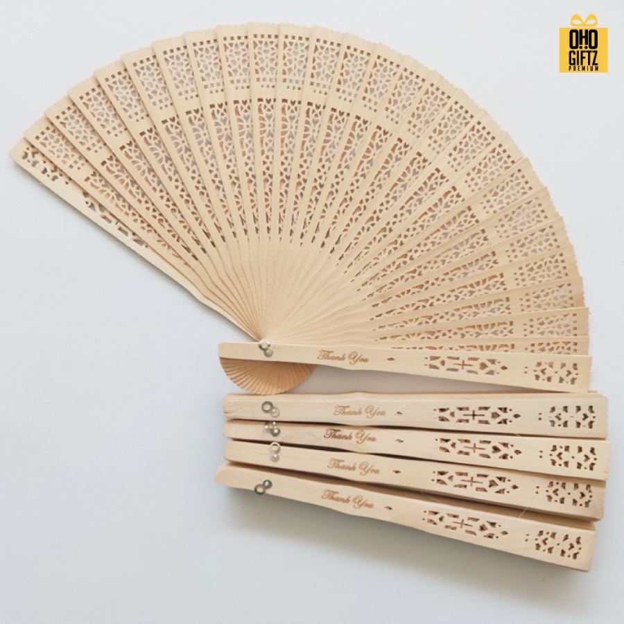 พัดไม้วินเทจฉลุ Laser โลโก้หรือข้อความ ทำเป็นสินค้าพรีเมี่ยม ของชำร่วย ของที่ระลึกได้