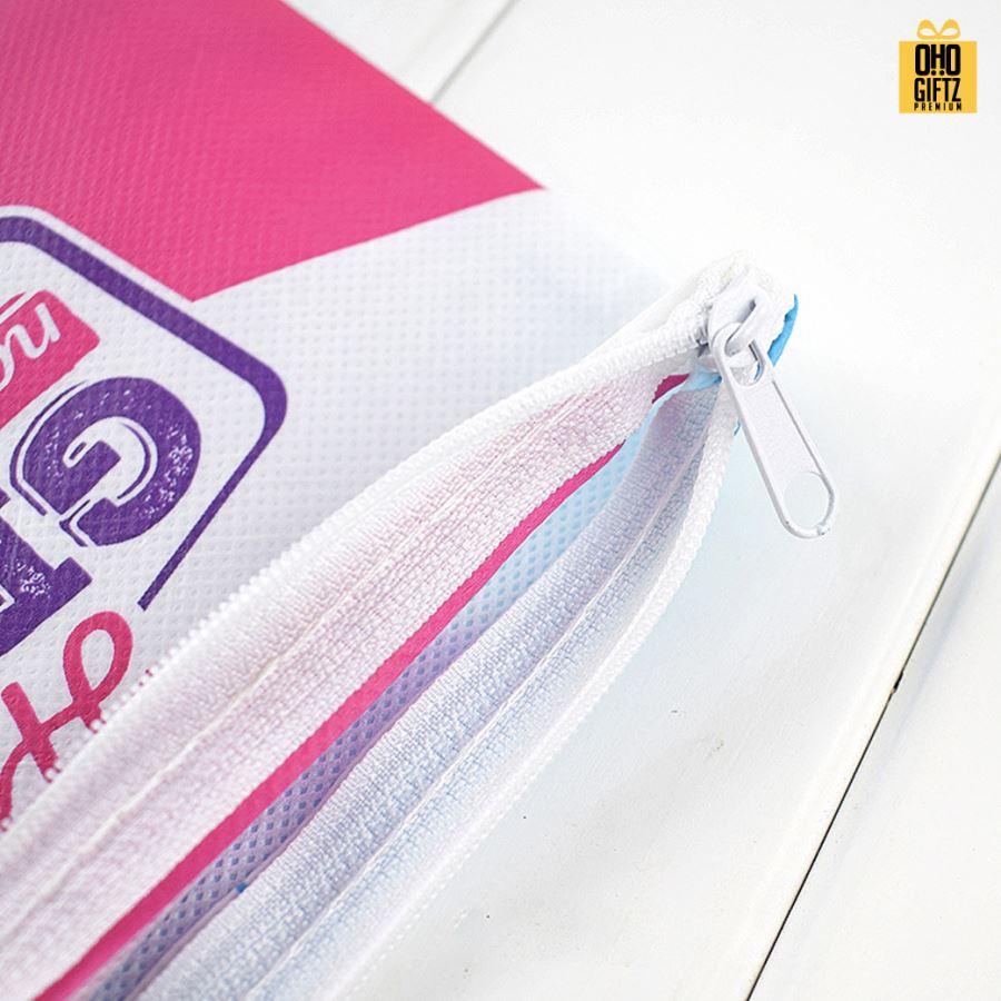 กระเป๋าใส่เครื่องเขียนมีซิป ผ้าสปันบอนด์ พิมพ์ไม่จำกัดสี สกรีนโลโก้ ทำเป็นของพรีเมี่ยม ของชำร่วยได้