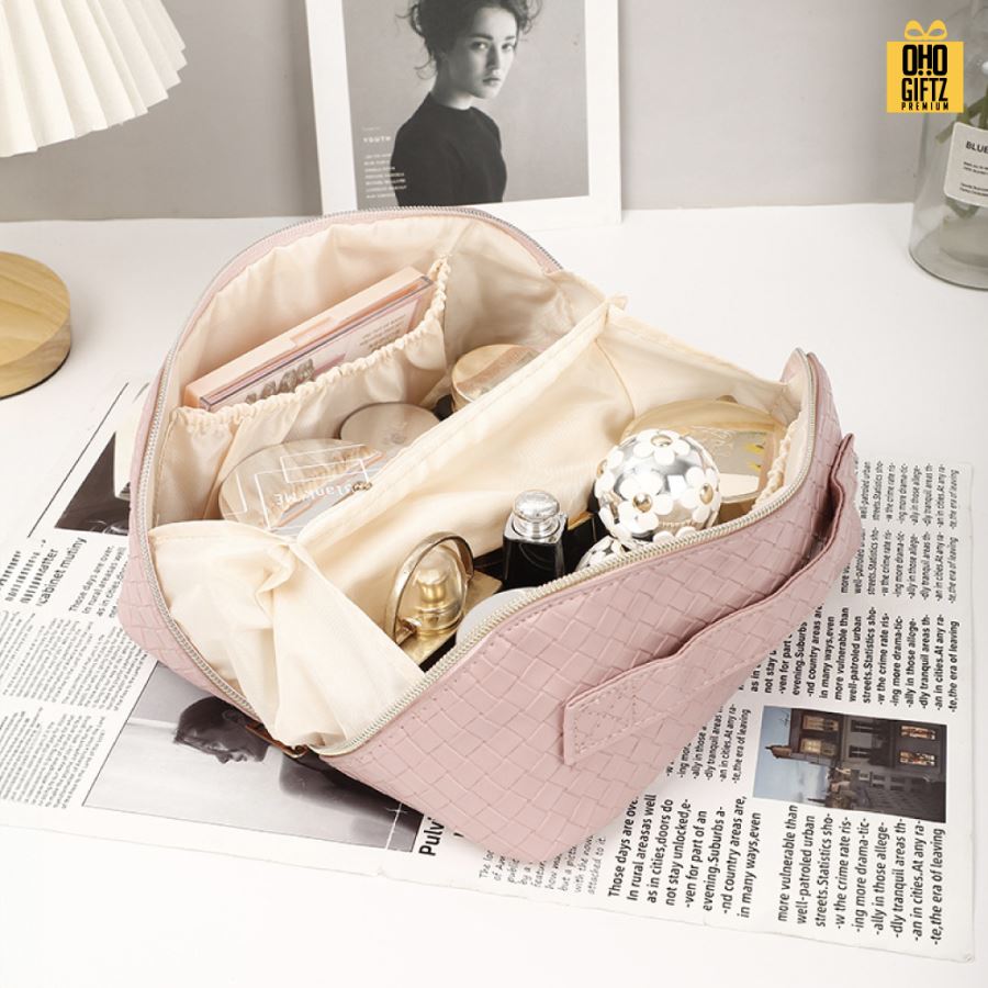 กระเป๋าเครื่องสำอาง หนังPUลายสาน สกรีนโลโก้ ทำเป็นของพรีเมี่ยม