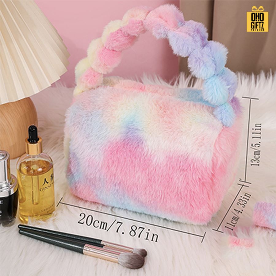 กระเป๋าเครื่องสำอางขนตุ๊กตาน่ารัก ผลิตโลโก้ ติดลาเบล ทำเป็นของพรีเมี่ยม