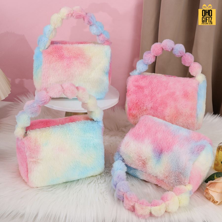 กระเป๋าเครื่องสำอางขนตุ๊กตาน่ารัก ผลิตโลโก้ ติดลาเบล ทำเป็นของพรีเมี่ยม