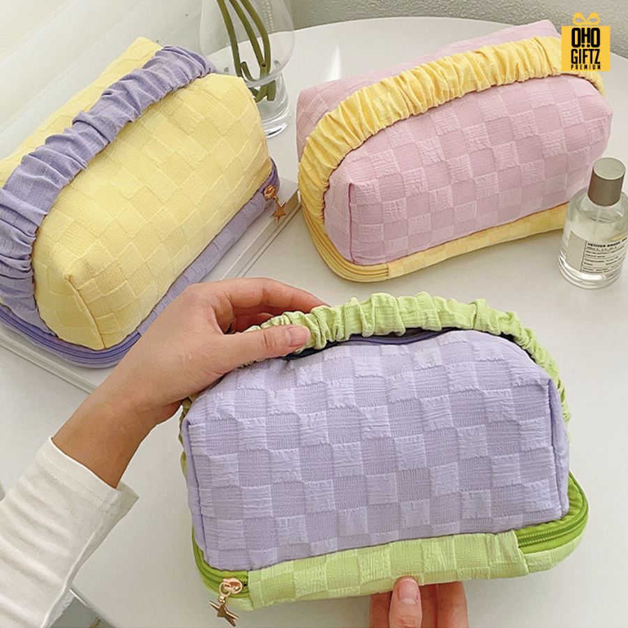 กระเป๋าเครื่องสำอางทรง Butter ผลิตโลโก้ ติดลาเบล ทำเป็นของพรีเมี่ยม