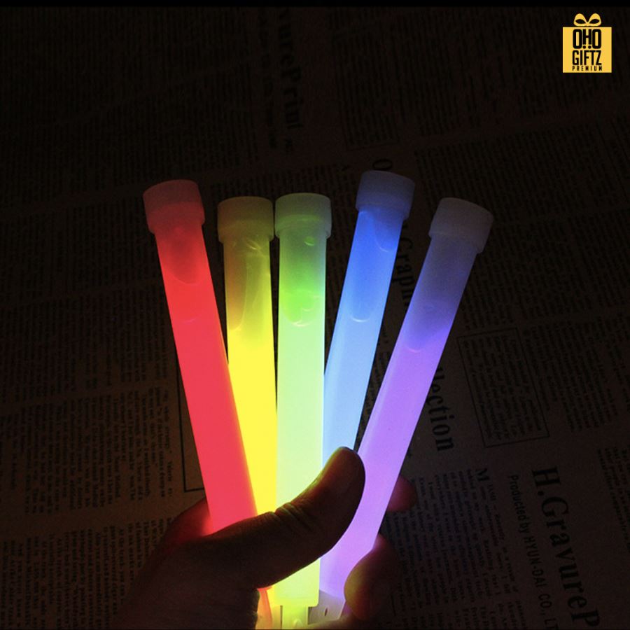 แท่งเรืองแสง 6 นิ้ว คละสี สกรีนชื่อ สกรีนโลโก้ ทำเป็นของพรีเมี่ยมได้  