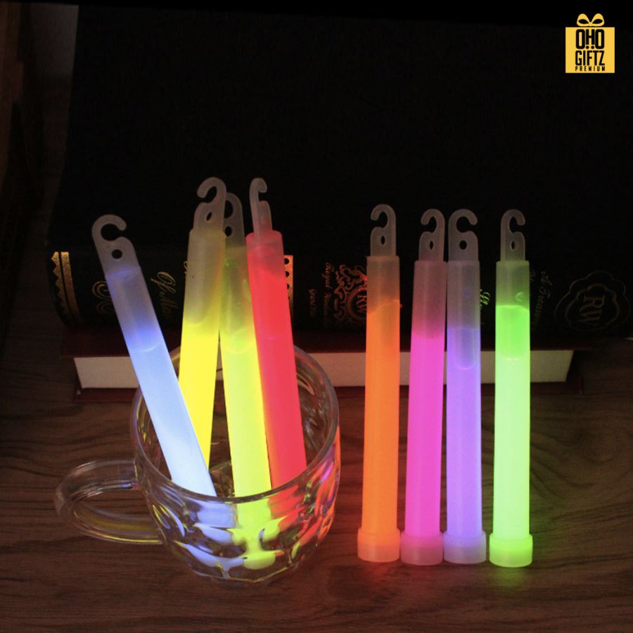 แท่งเรืองแสง 6 นิ้ว คละสี สกรีนชื่อ สกรีนโลโก้ ทำเป็นของพรีเมี่ยมได้  