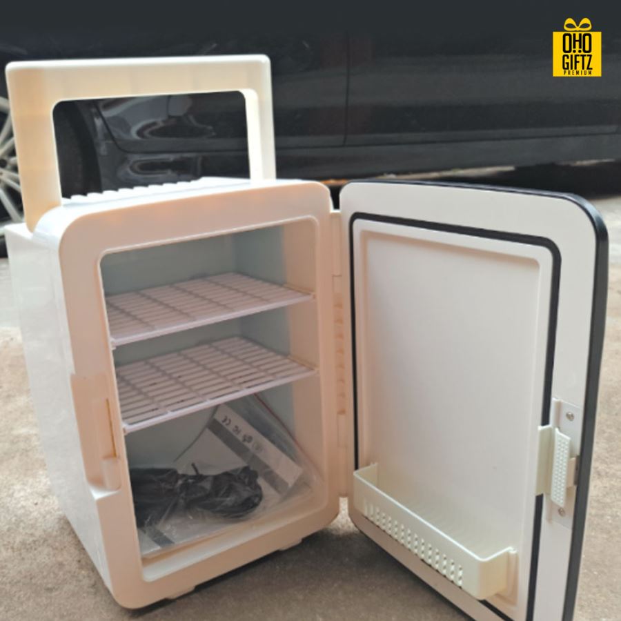 ตู้เย็นมินิติดรถยนต์ สกรีนชื่อ สกรีนโลโก้  ทำเป็นของพรีเมี่ยมได้ 