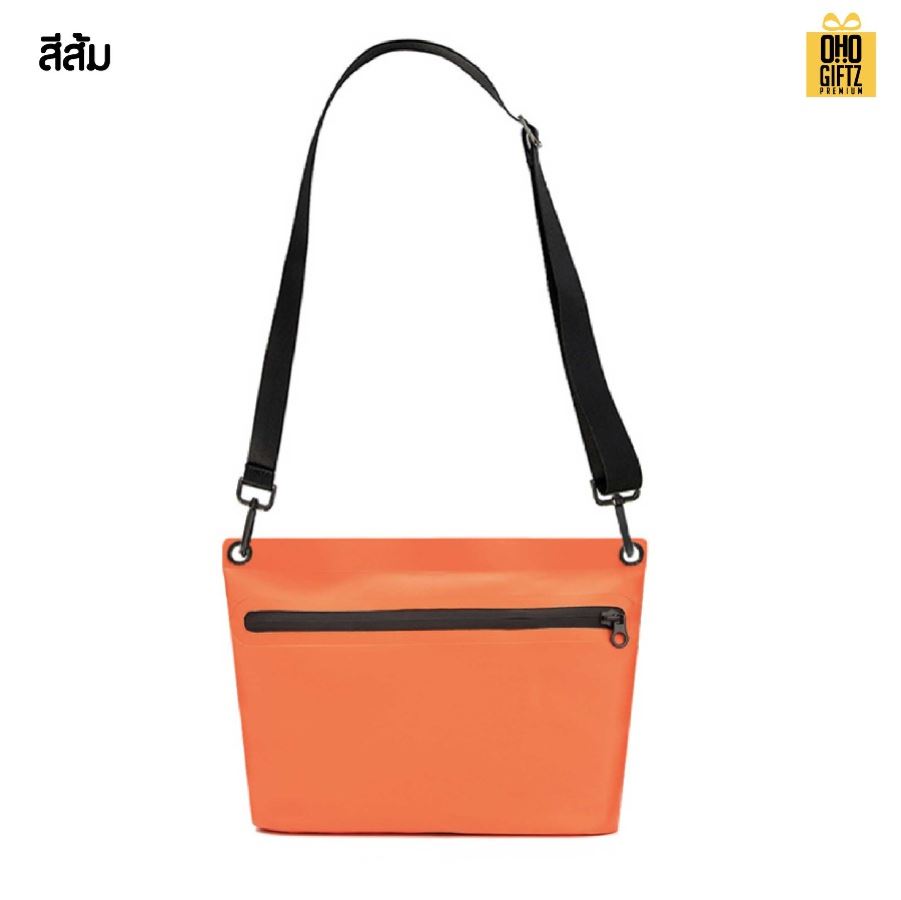 กระเป๋ากันน้ำสะพายได้ สกรีนโลโก้ ทำเป็นของพรีเมี่ยมได้