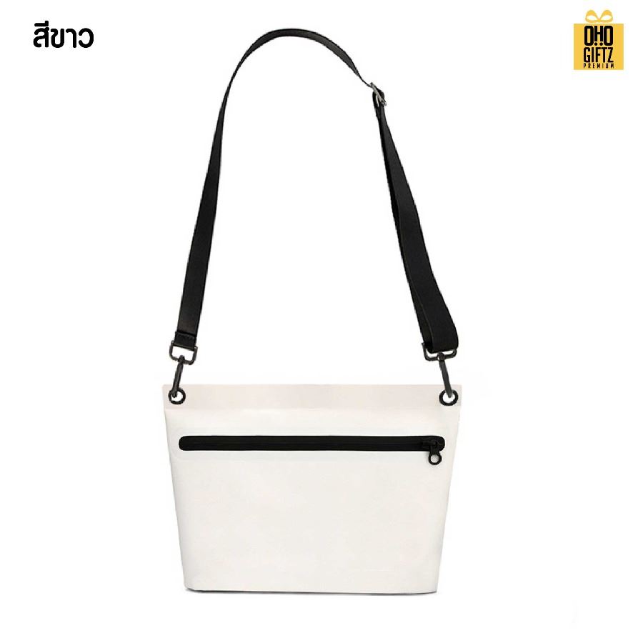 กระเป๋ากันน้ำสะพายได้ สกรีนโลโก้ ทำเป็นของพรีเมี่ยมได้