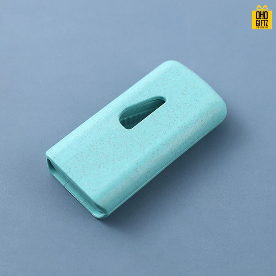 กล่องใส่ยาพร้อมที่ตัดเม็ดยา สกรีนชื่อ สกรีนโลโก้ ทำเป็นของพรีเมี่ยมได้