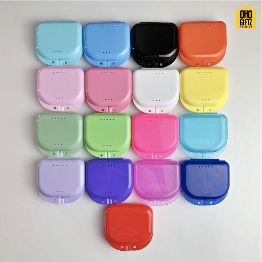 กล่องใส่รีเทนเนอร์หลากสี สกรีนโลโก้ ทำเป็นของพรีเมี่ยมได้