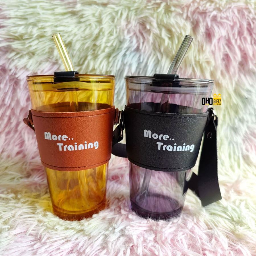 แก้วใสพร้อมปลอกสายหิ้วหนัง สกรีนชื่อ สกรีนโลโก้ ทำเป็นของพรีเมี่ยมได้