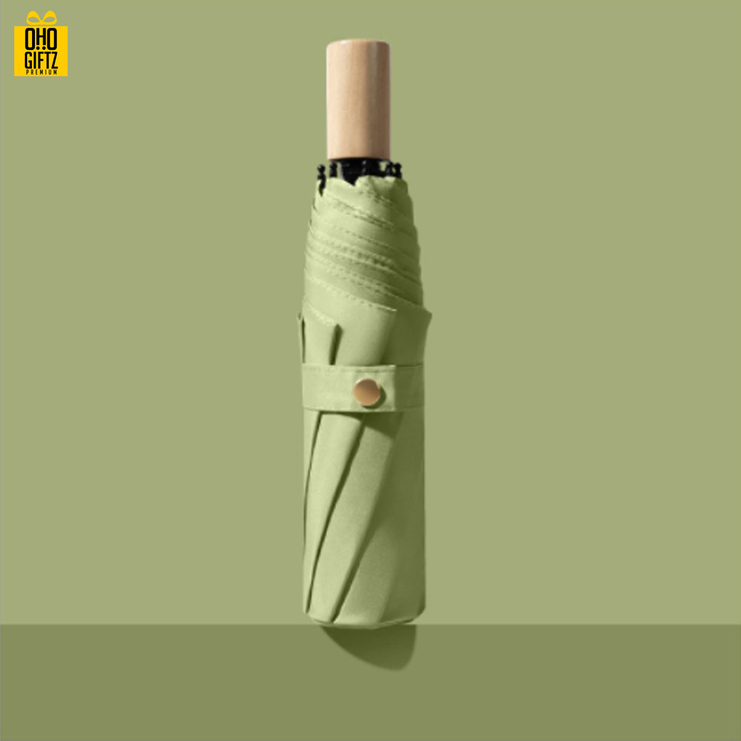 ร่มพับด้ามจับไม้สีคลาสสิค สกรีนโลโก้ ทำเป็นสินค้าพรีเมี่ยม ของชำร่วย ของที่ระลึก