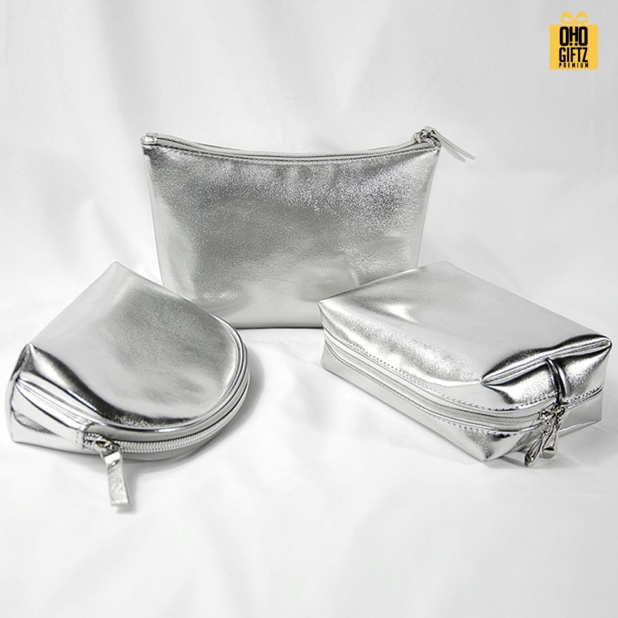 กระเป๋าเครื่องสำอางหนัง PU สีเงิน ดูหรูหรา สกรีนโลโก้  ทำเป็นของพรีเมี่ยมได้