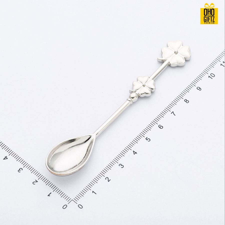 เซตช้อนกาแฟรูปใบโคลเวอร์  พิมพ์สติกเกอร์ชื่อฟรี ทำเป็นของพรีเมี่ยม ของชำร่วยงานเเต่งงานได้