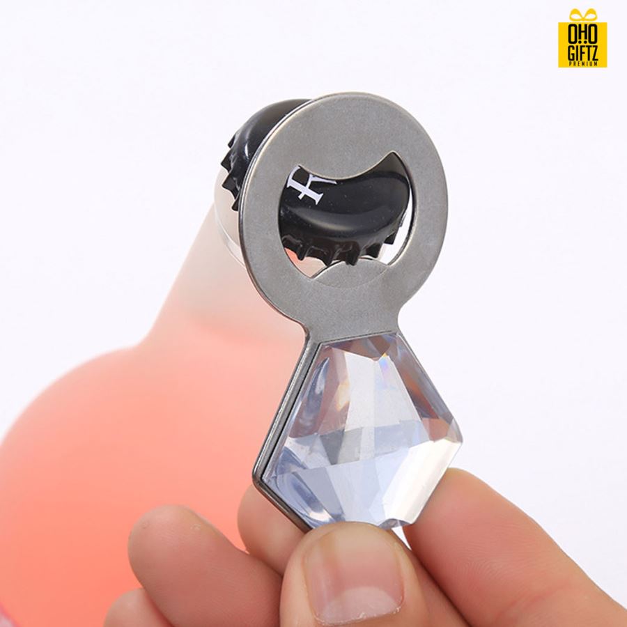 ที่เปิดขวดรูปแหวน พิมพ์สติกเกอร์ชื่อฟรี ทำเป็นของพรีเมี่ยม ของชำร่วยงานเเต่งงานได้