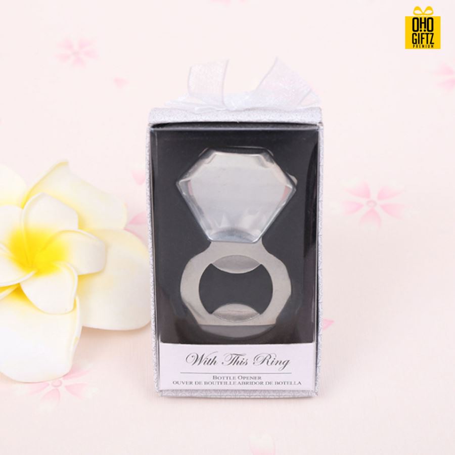 ที่เปิดขวดรูปแหวน พิมพ์สติกเกอร์ชื่อฟรี ทำเป็นของพรีเมี่ยม ของชำร่วยงานเเต่งงานได้