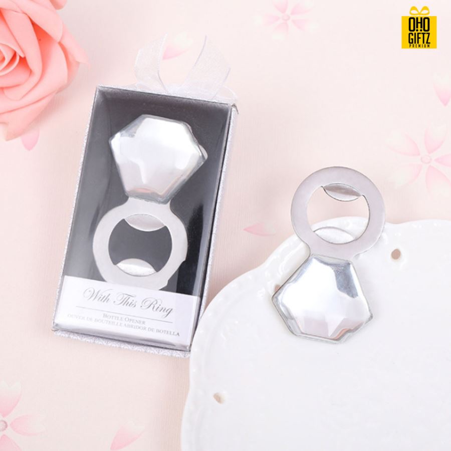 ที่เปิดขวดรูปแหวน พิมพ์สติกเกอร์ชื่อฟรี ทำเป็นของพรีเมี่ยม ของชำร่วยงานเเต่งงานได้