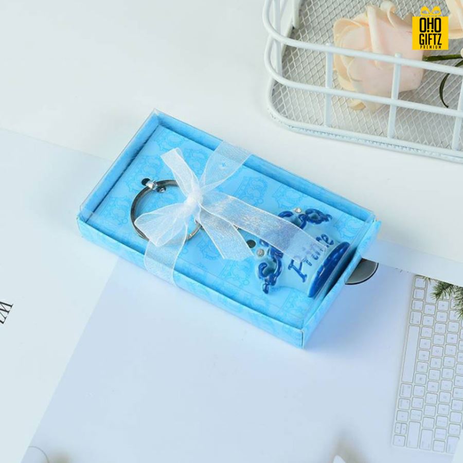 พวงกุญแจเรซิ่นพร้อมกล่อง พิมพ์สติกเกอร์ชื่อฟรี ทำเป็นของพรีเมี่ยม ของชำร่วยงานเเต่งงานได้