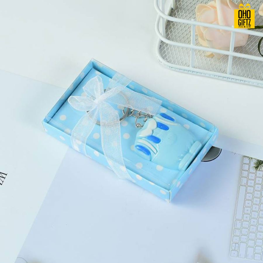 พวงกุญแจเรซิ่นพร้อมกล่อง พิมพ์สติกเกอร์ชื่อฟรี ทำเป็นของพรีเมี่ยม ของชำร่วยงานเเต่งงานได้