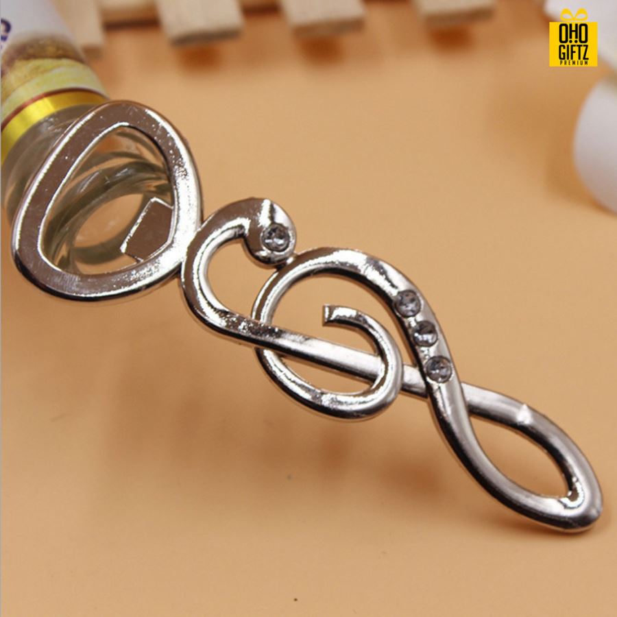 ที่เปิดขวดรูปกุญแจซอล พิมพ์สติกเกอร์ชื่อฟรี ทำเป็นของพรีเมี่ยม ของชำร่วยงานเเต่งงานได้