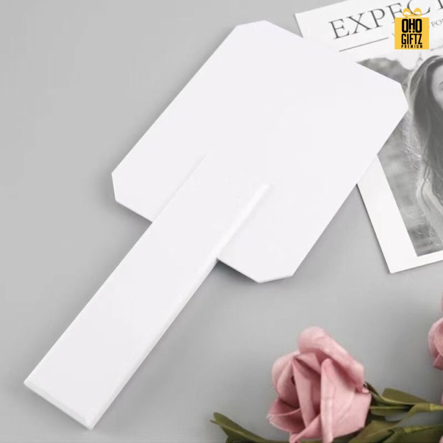 กระจกถือทรงเหลี่ยมตัดมุม สกรีนชื่อ สกรีนโลโก้  ทำเป็นของพรีเมี่ยมได้