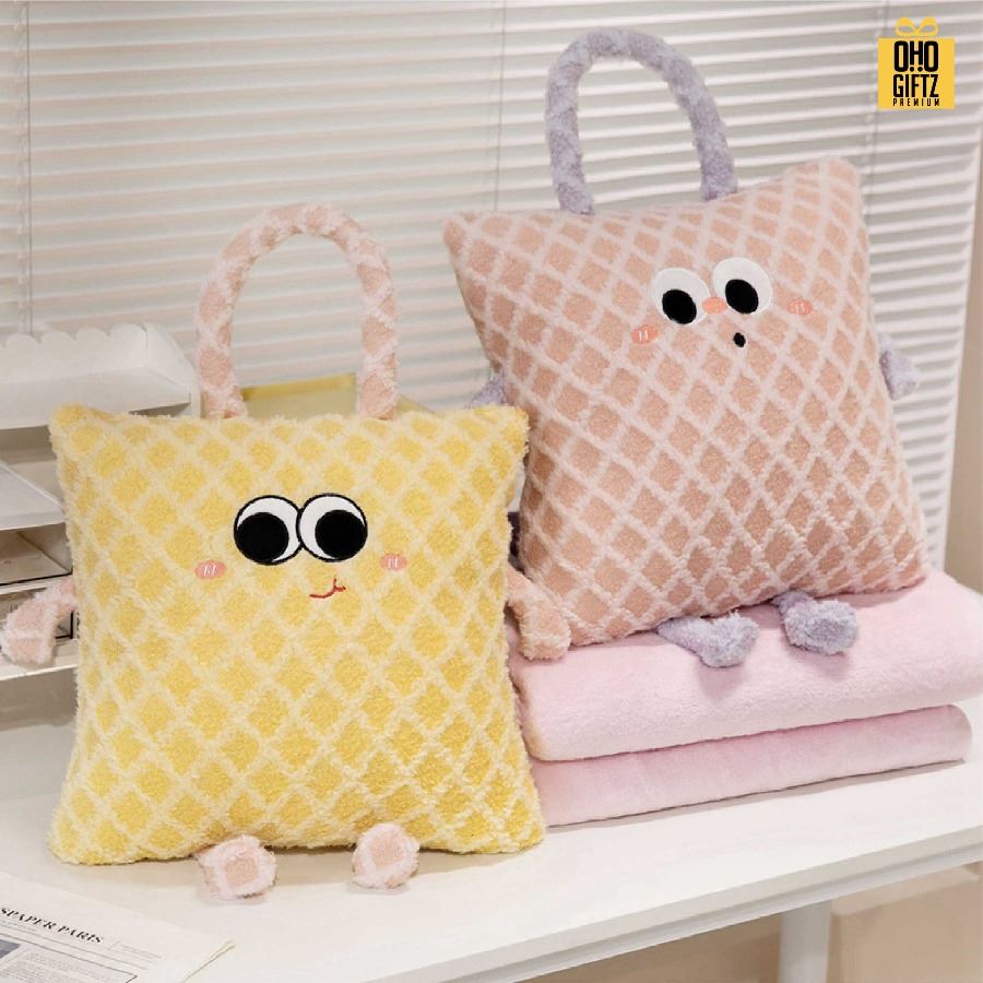 ตุ๊กตาหมอนผ้าห่มพร้อมหูหิ้ว สกรีนโลโก้ ติดลาเบล ทำเป็นของพรีเมี่ยมได้