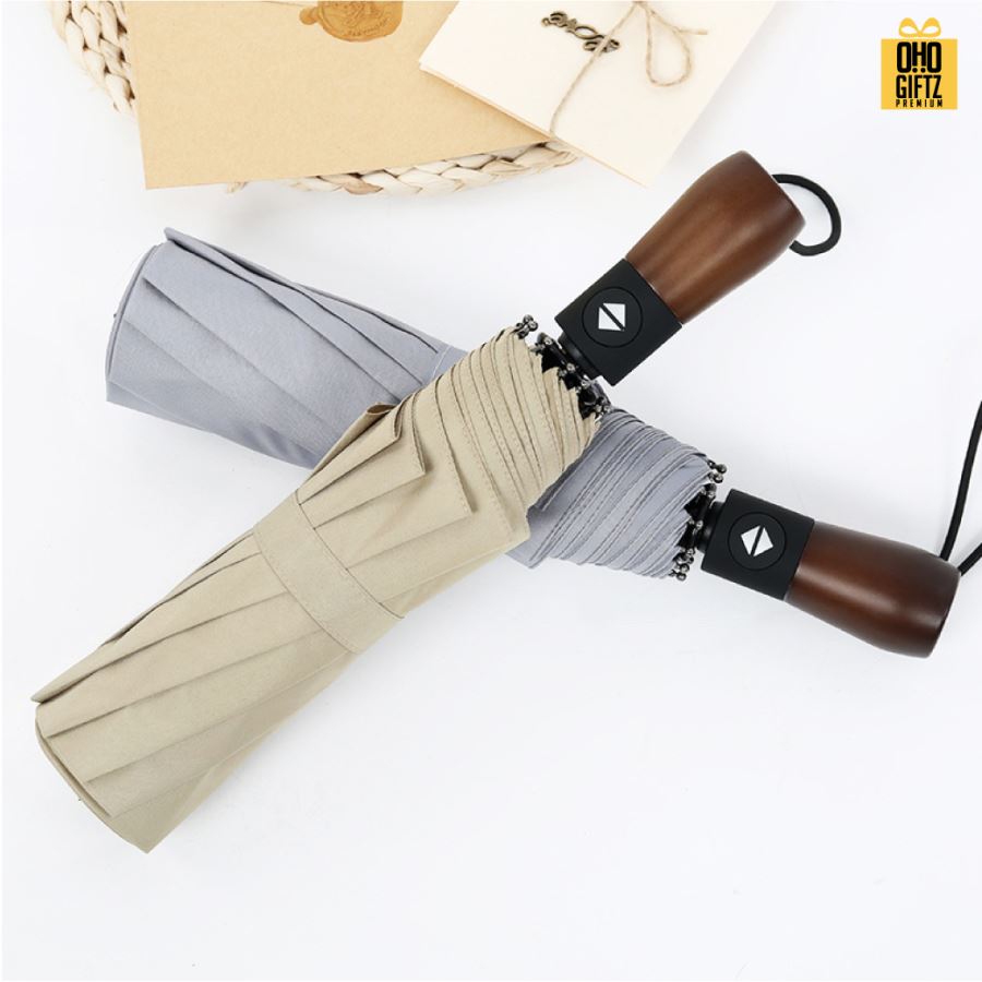 ร่มพับ3ตอนเปิดอัตโนมัติ ด้ามจับไม้ สกรีนโลโก้ ทำเป็นสินค้าพรีเมี่ยม 