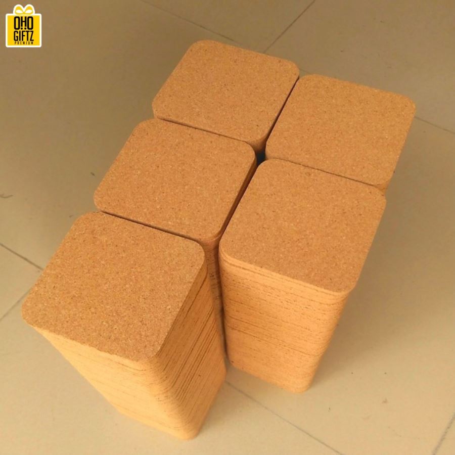 ที่รองแก้วไม้ก๊อกทรงเหลี่ยม สกรีนชื่อ, โลโก้, พิมพ์ภาพได้ ขั้นต่ำ 1,000 ชิ้น