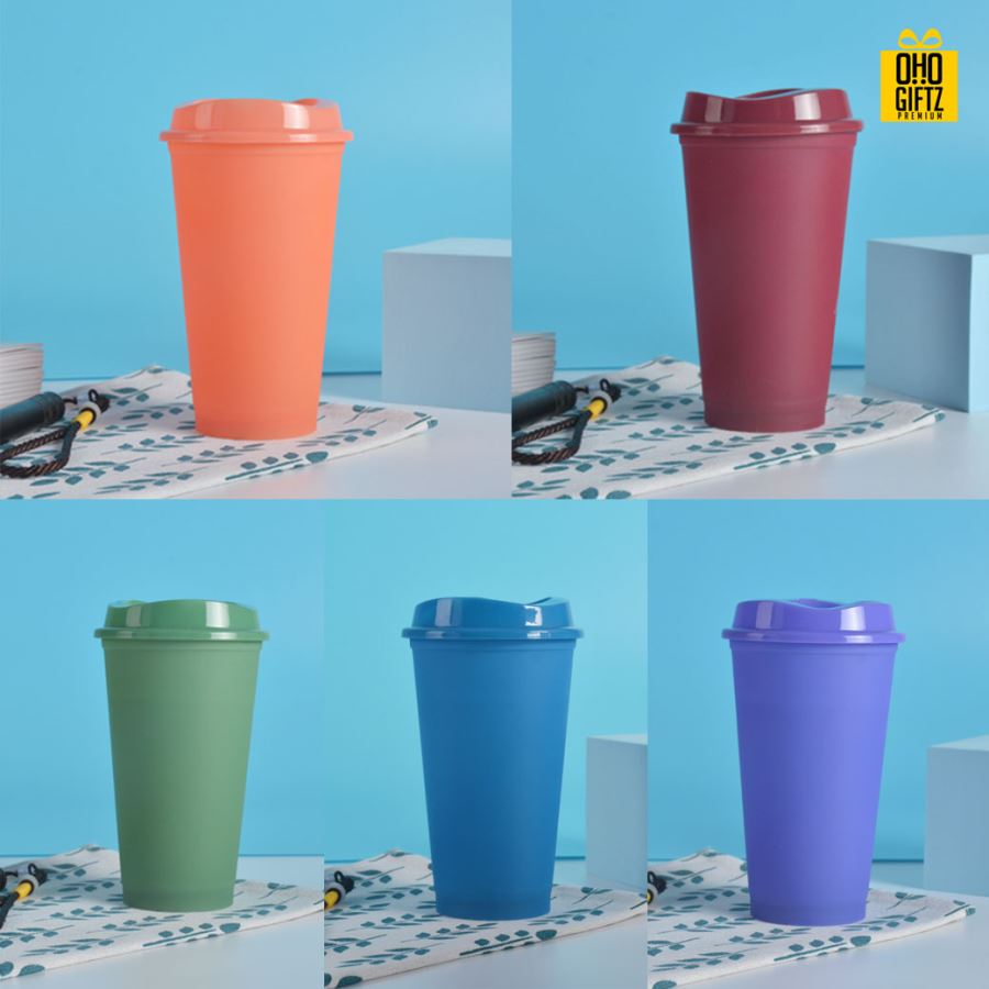 แก้วน้ำเปลี่ยนสี สกรีนชื่อ สกรีนโลโก้  ทำเป็นของพรีเมี่ยมได้ 