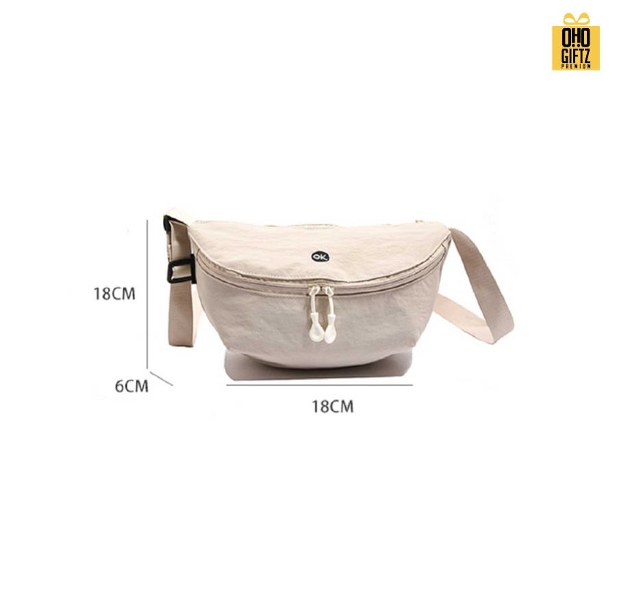 กระเป๋าสะพายทรงเกี๊ยว สกรีนโลโก้ ทำเป็นของพรีเมี่ยมได้