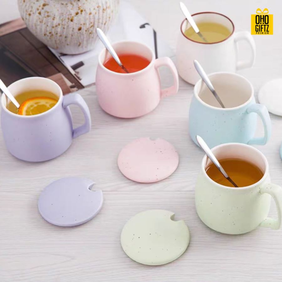 แก้วกาแฟแบบมีฝาปิด สกรีนชื่อ สกรีนโลโก้ทำเป็นของพรีเมี่ยมได้ 