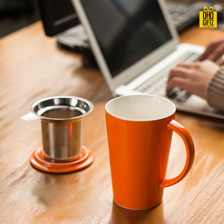 แก้วมัคพร้อมฝาปิด สกรีนชื่อ สกรีนโลโก้ทำเป็นของพรีเมี่ยมได้ 