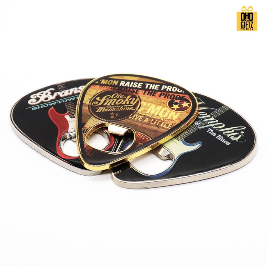 ที่เปิดขวดปิ๊กกีตาร์ แม่เหล็กติดตู้เย็น ไม่จำกัดสี สกรีนโลโก้  ทำเป็นของพรีเมี่ยมได้