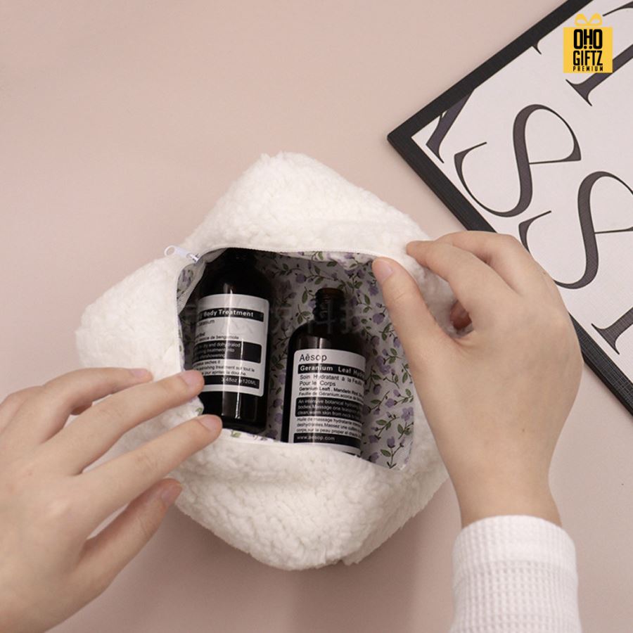  กระเป๋าเครื่องสำอางขนปุย ผลิตโลโก้ ติดลาเบล ทำเป็นของพรีเมี่ยม