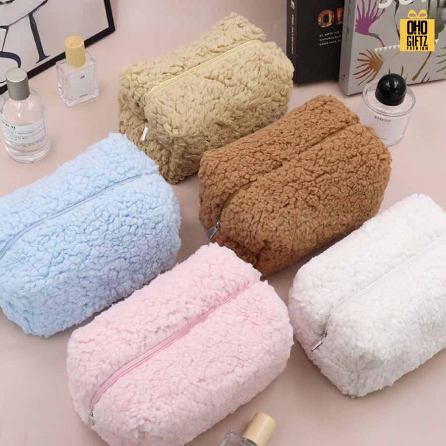  กระเป๋าเครื่องสำอางขนปุย ผลิตโลโก้ ติดลาเบล ทำเป็นของพรีเมี่ยม