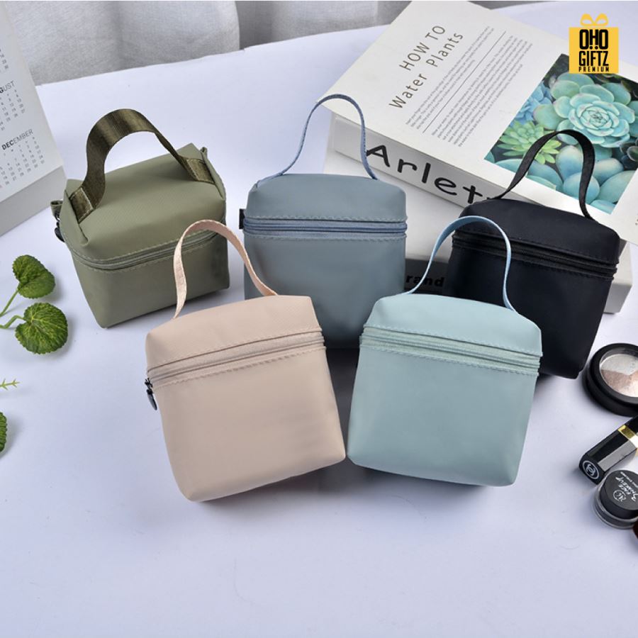 กระเป๋าเครื่องสำอางพกพา สกรีนโลโก้  ทำเป็นของพรีเมี่ยมได้