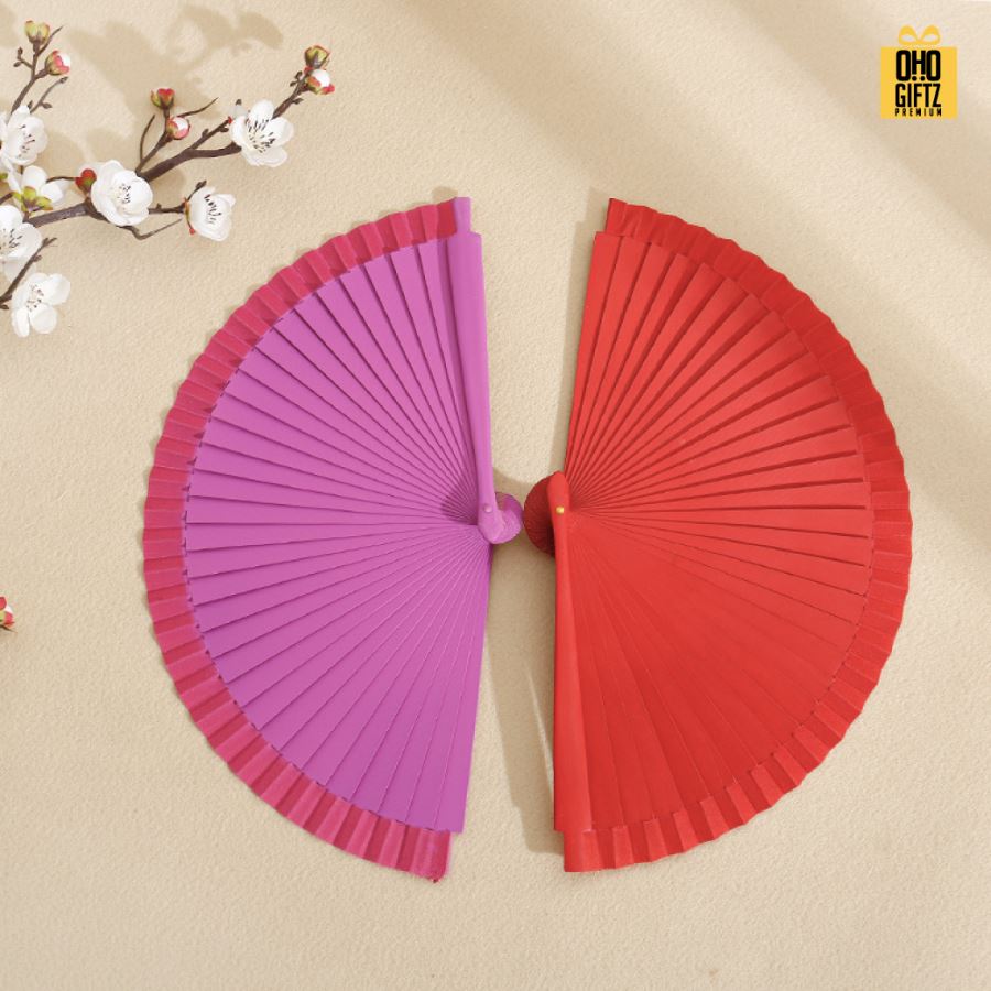 พัดจีนรุ่นก้านสูง สกรีนโลโก้หรือข้อความ ทำเป็นสินค้าพรีเมี่ยม ของชำร่วย ของที่ระลึกได้