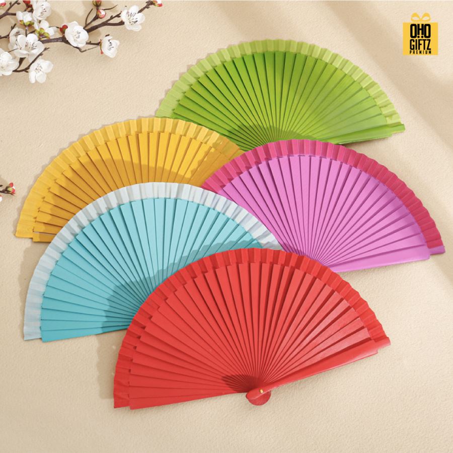 พัดจีนรุ่นก้านสูง สกรีนโลโก้หรือข้อความ ทำเป็นสินค้าพรีเมี่ยม ของชำร่วย ของที่ระลึกได้