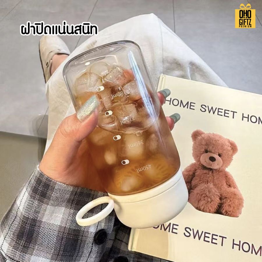 ขวดน้ำพลาสติกใสมีหูหิ้วในตัว สกรีนโลโก้ ทำเป็นของพรีเมี่ยมได้