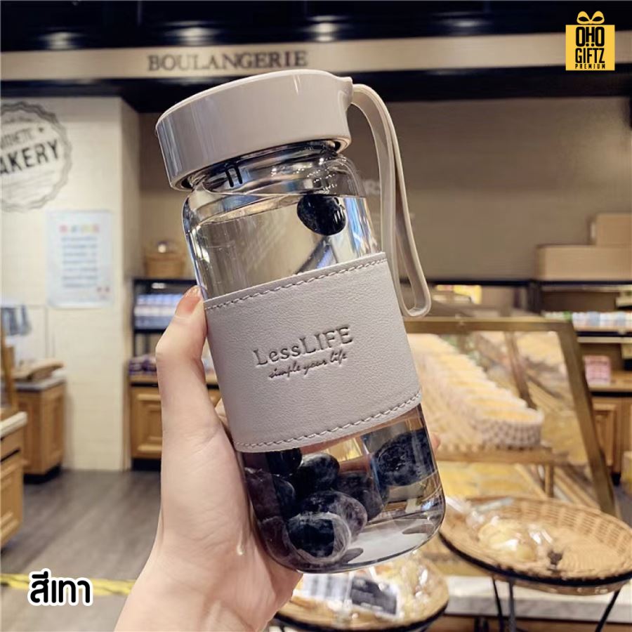 ขวดพลาสติกมีหูหิ้ว และปลอกจับหนัง PU สกรีนโลโก้ ทำเป็นของพรีเมี่ยมได้