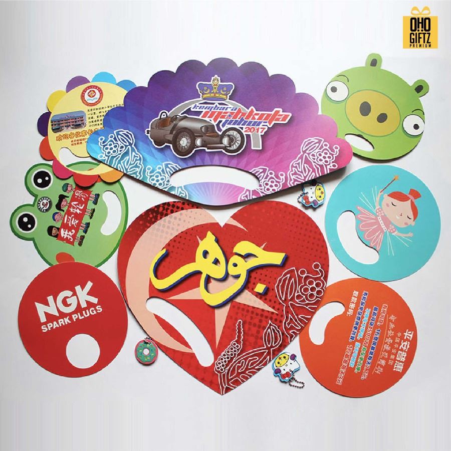 พัดพลาสติก PP มีที่จับในตัว สกรีนไม่จำกัดสี ทำเป็นสินค้าพรีเมี่ยม ของชำร่วย ของที่ระลึกได้