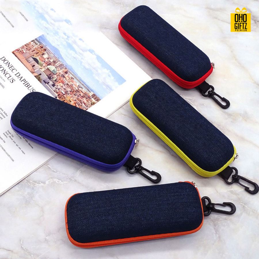 กล่องเก็บแว่น สกรีนชื่อ สกรีนโลโก้ ทำเป็นของพรีเมี่ยมได้ 