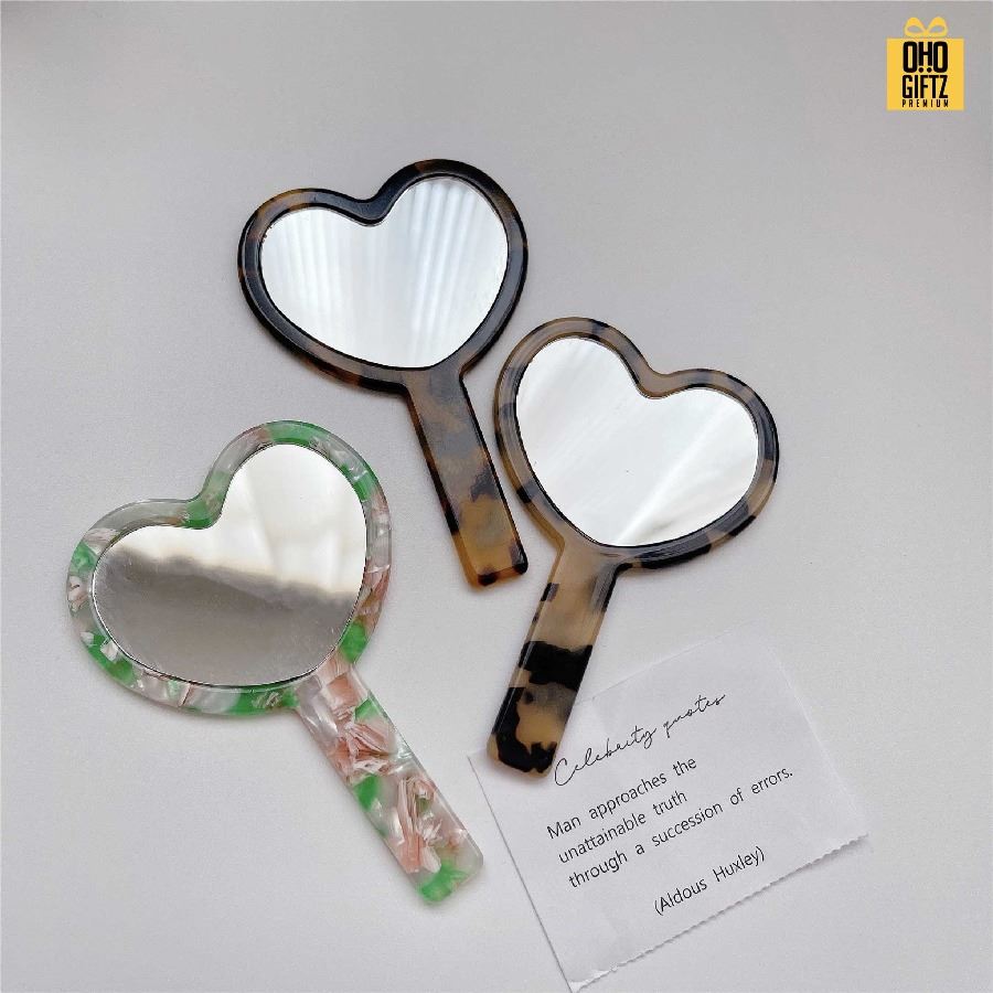 กระจกหัวใจพกพา ลายกระวินเทจ สกรีนชื่อ สกรีนโลโก้ ทำเป็นของพรีเมี่ยมได้