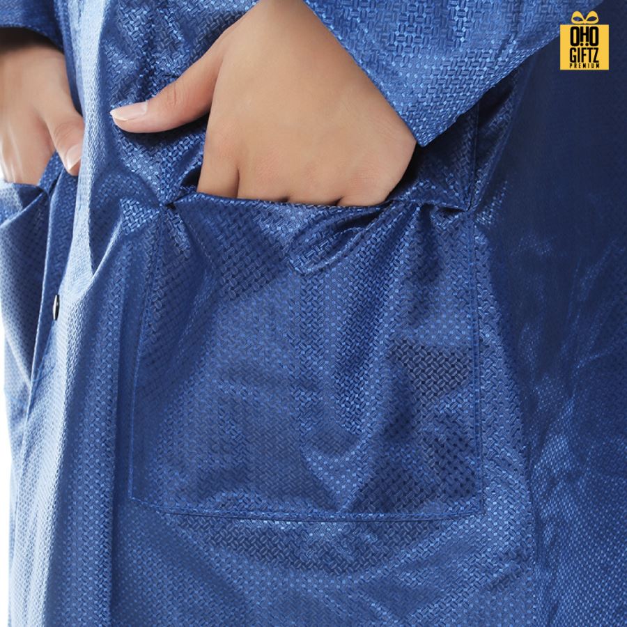 เสื้อกันฝนสีน้ำเงิน สกรีนโลโก้ ทำเป็นของพรีเมี่ยมได้